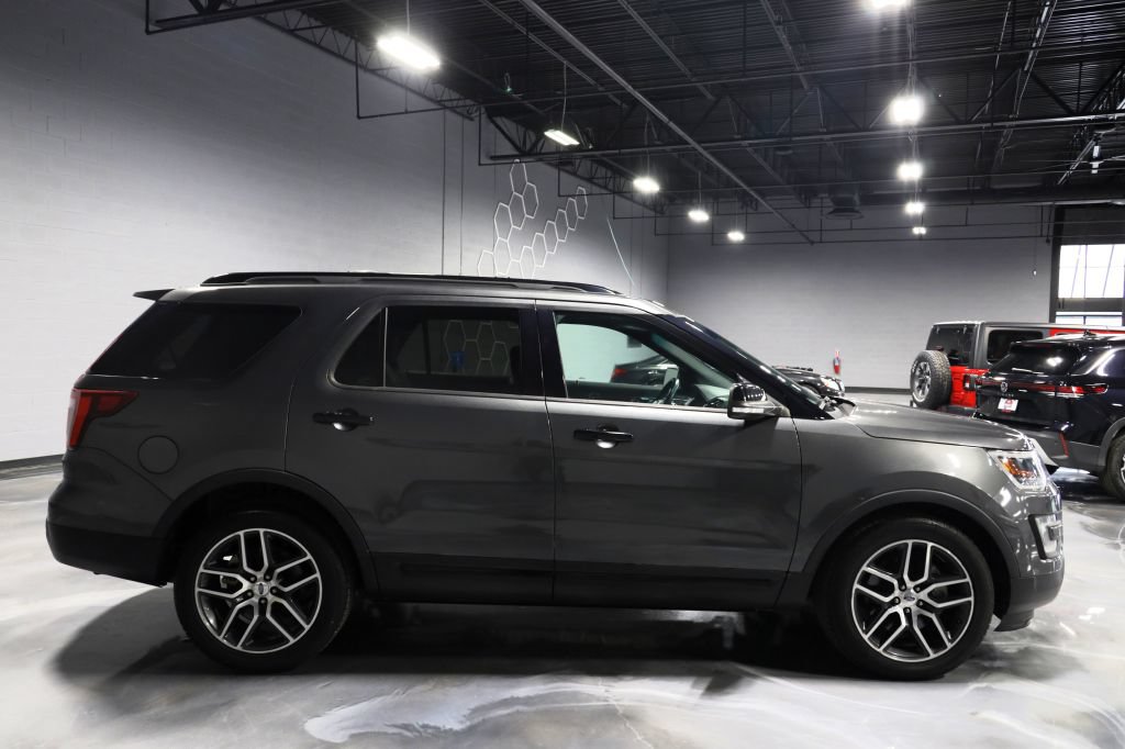 Used 2016 Ford Explorer Sport w/ Equipment Group 401A AWD/4WD image 8