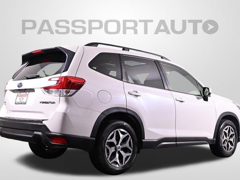 Used 2021 Subaru Forester Premium AWD/4WD image 10