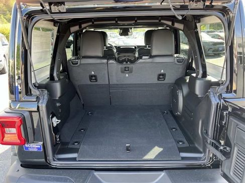 New 2026 Jeep Wrangler Unlimited Rubicon AWD/4WD image 17