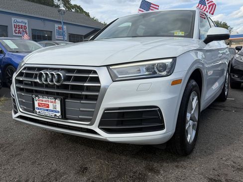 Used 2019 Audi Q5 2.0T Premium w/ Convenience Package AWD/4WD image 3