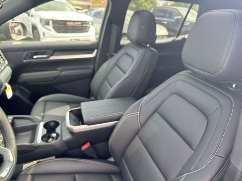 New 2026 GMC Terrain Elevation w/ Elevation Premium Package AWD/4WD image 11