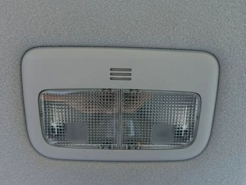 Used 2010 Toyota Corolla LE FWD image 18