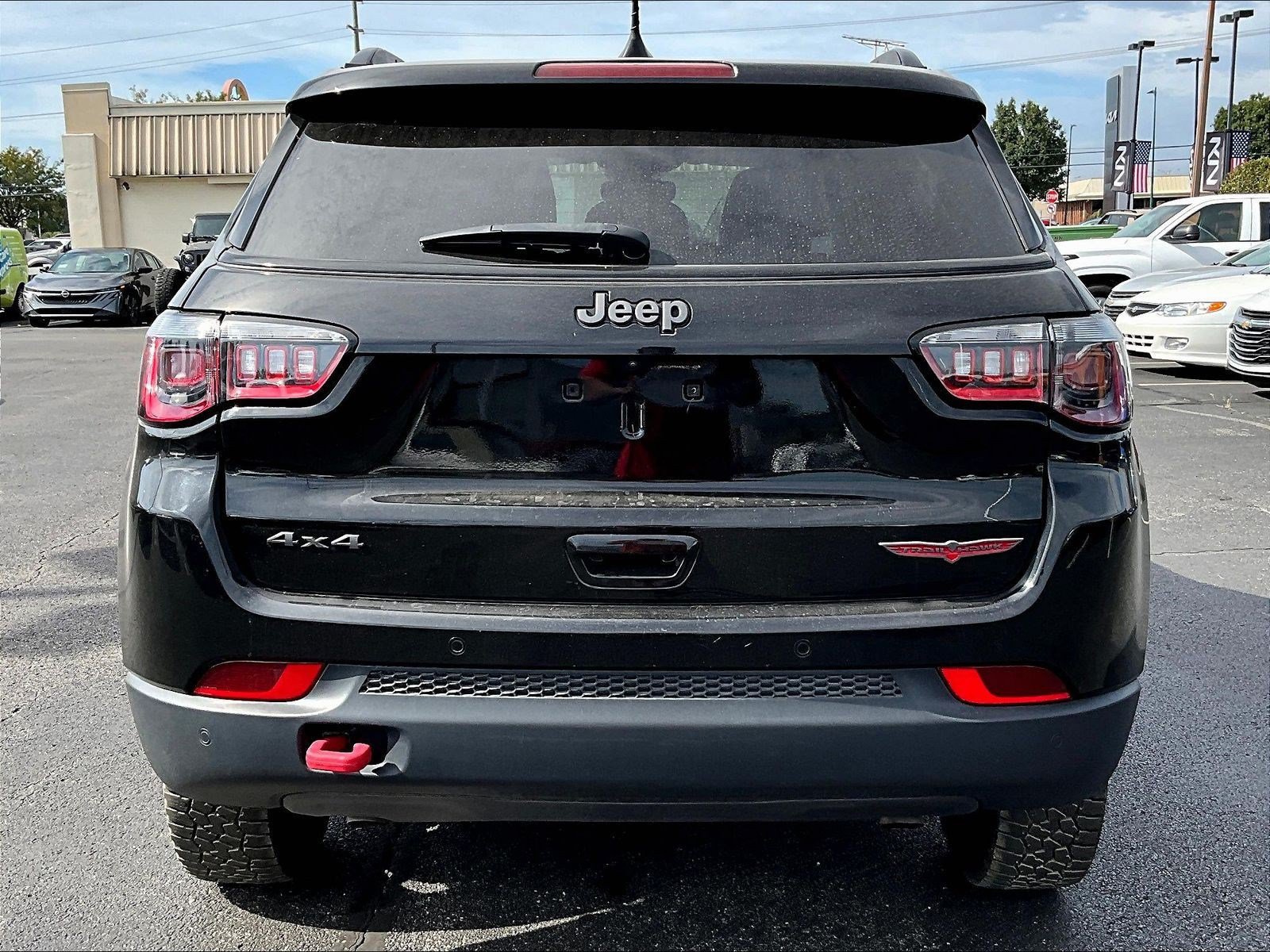 Used 2025 Jeep Compass Trailhawk AWD/4WD image 5