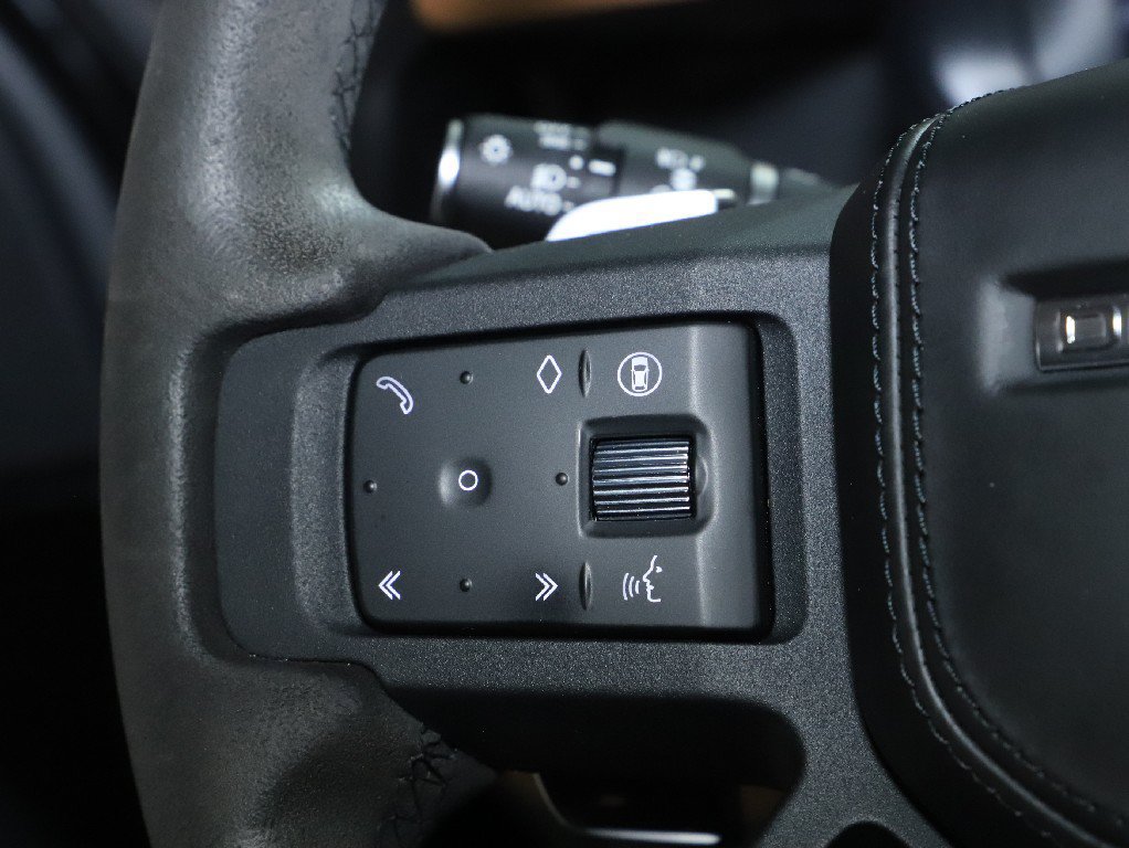 Certified 2024 Land Rover Defender 110 V8 AWD/4WD image 23