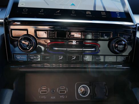 New 2025 Jeep Grand Cherokee L Limited w/ Trailer Tow Package image 18