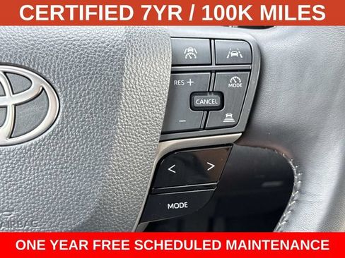 Used 2025 Toyota Camry XLE FWD image 23