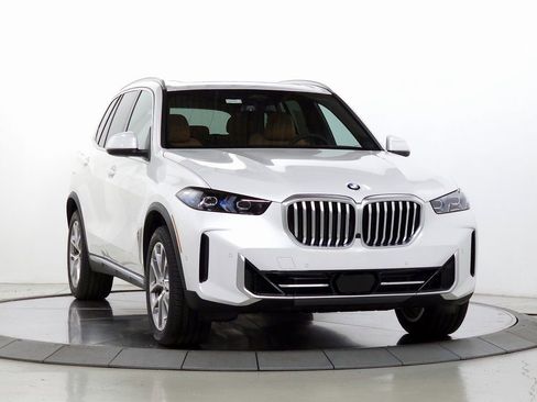 Used 2026 BMW X5 xDrive40i w/ Parking Assistance Package image 1
