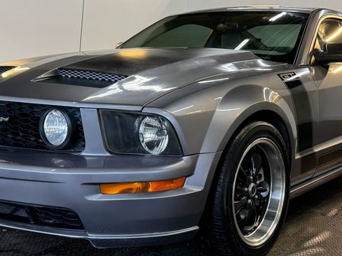 Used 2006 Ford Mustang GT Premium image 3