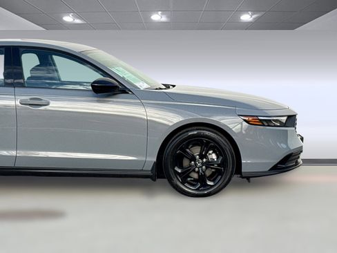 Certified 2025 Honda Accord SE image 33