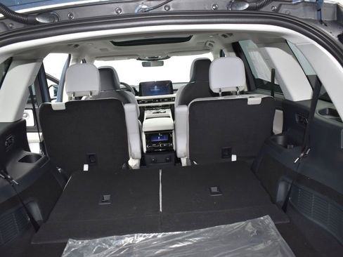 New 2026 Lincoln Aviator Reserve w/ Luxury Package image 13