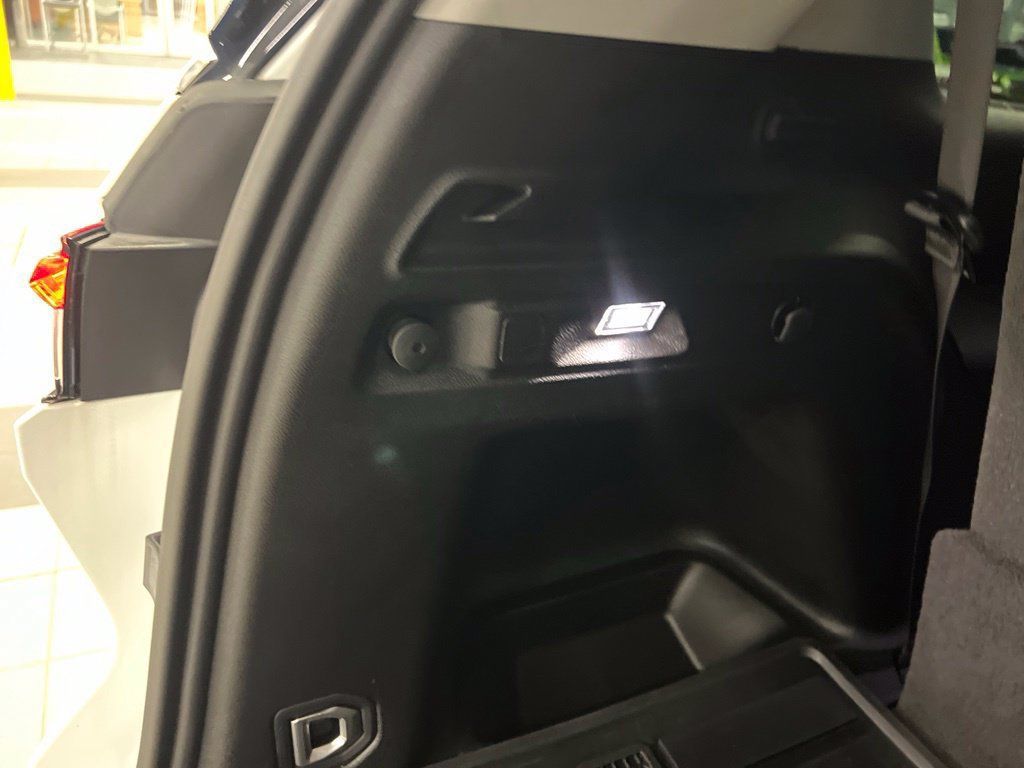 Certified 2023 Jeep Grand Cherokee L Laredo RWD image 12