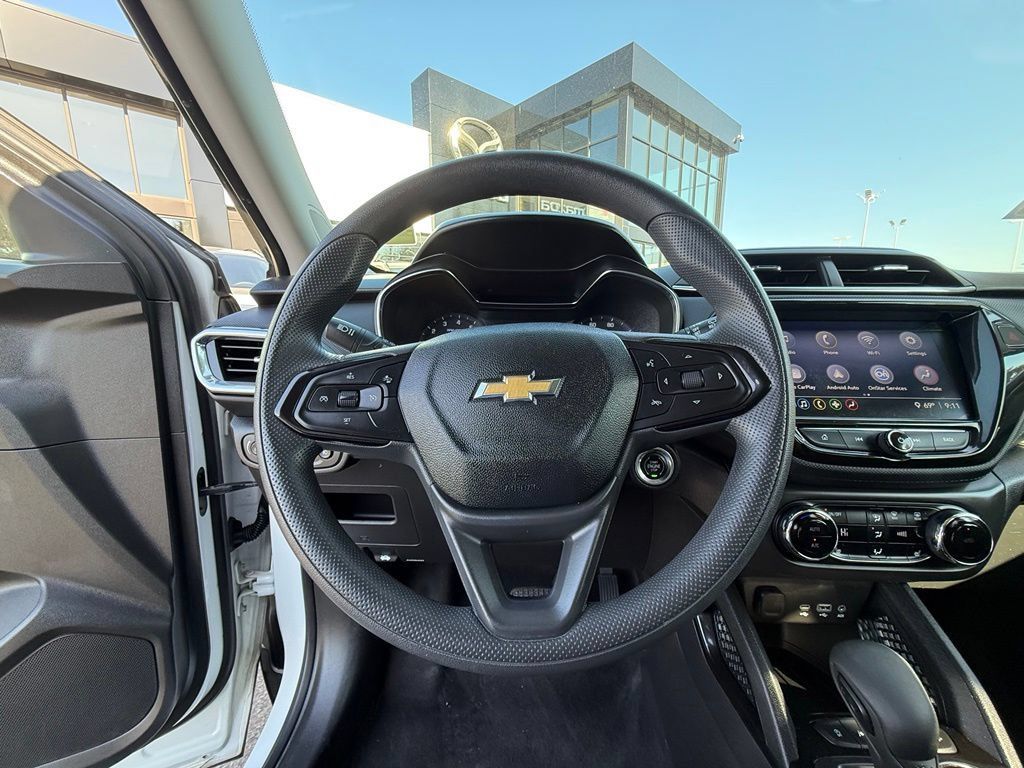 Used 2021 Chevrolet TrailBlazer LT w/ Convenience Package FWD image 20