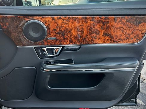 Used 2019 Jaguar XJ R-Sport image 38