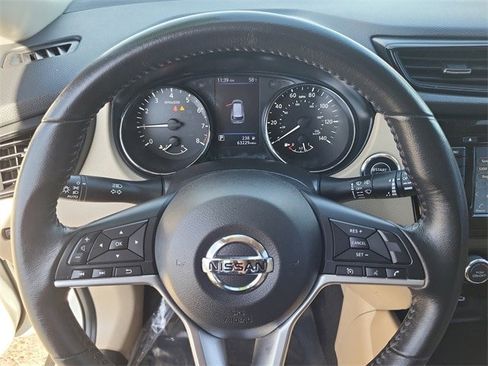 Used 2020 Nissan Rogue SV image 10