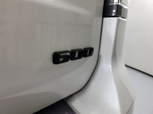 Used 2022 Cadillac Escalade ESV Sport Platinum w/ LPO, ONYX Package image 5