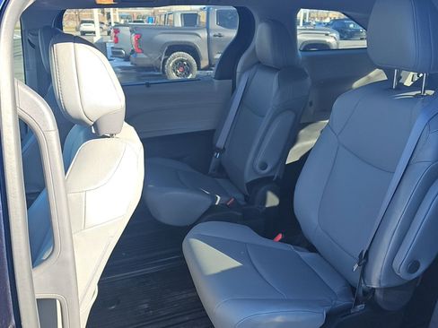 Used 2024 Toyota Sienna XLE w/ XLE Plus Package image 27