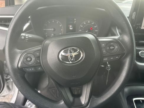 Used 2024 Toyota Corolla LE image 12