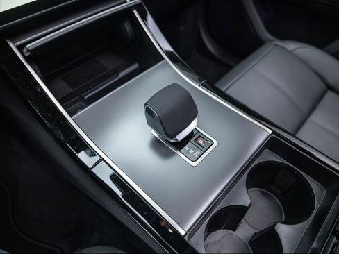 New 2026 Land Rover Range Rover Velar S image 27