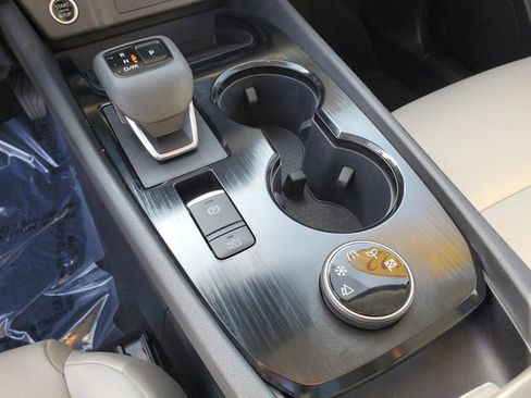 Certified 2022 Nissan Rogue SV w/ SV Premium Package image 23