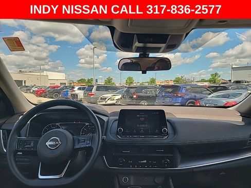 Used 2023 Nissan Rogue SV AWD/4WD image 11