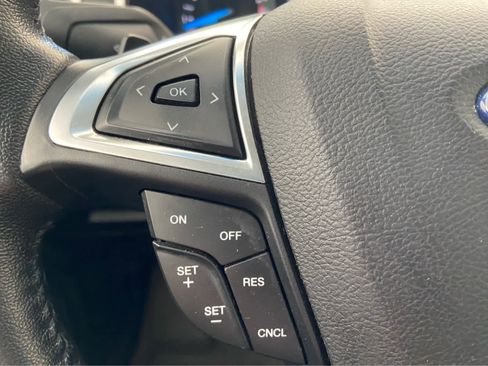 Used 2016 Ford Edge SEL image 20
