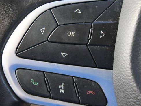 Used 2019 Chrysler Pacifica Touring-L Plus w/ Advanced Safetytec Group image 29