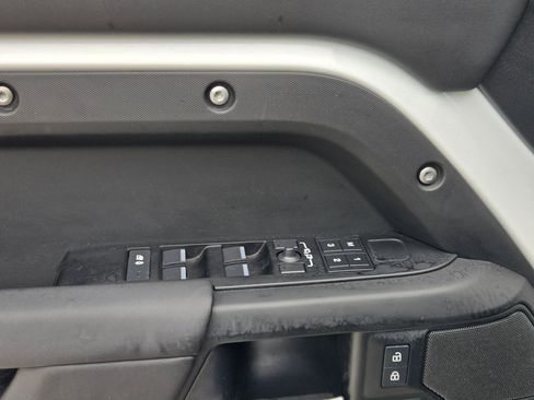 Used 2025 Land Rover Defender 110 S AWD/4WD image 10