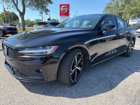 Used 2024 Volvo S60 B5 Core FWD image 3