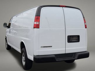 Used 2022 Chevrolet Express 3500 Extended w/ Driver Convenience Package video 3