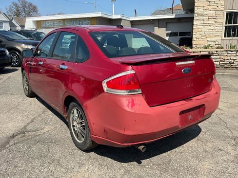 Used 2010 Ford Focus SE image 5