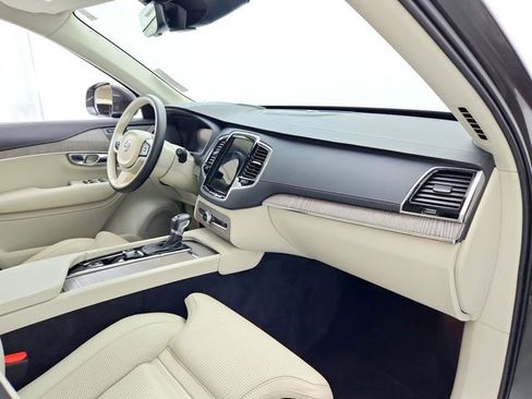 Certified 2022 Volvo XC90 T6 Inscription w/ Advanced Package image 17