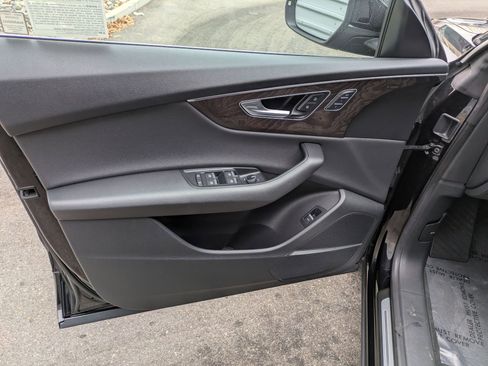 Used 2019 Audi Q8 Premium Plus w/ Premium Plus image 13