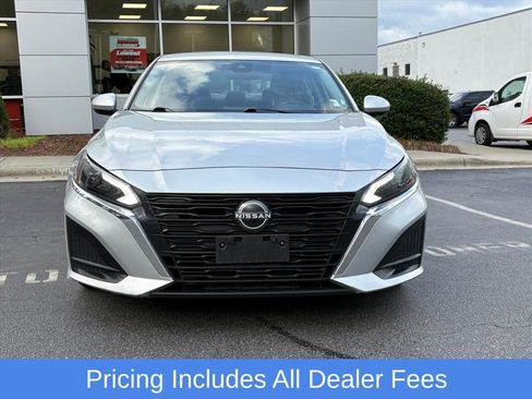 Used 2023 Nissan Altima 2.5 SV FWD image 4