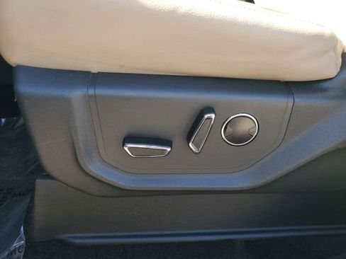 Certified 2023 Ford Expedition Limited image 17