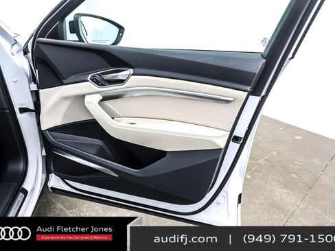 Used 2024 Audi Q8 e-tron Premium Plus w/ Premium Plus Package image 25