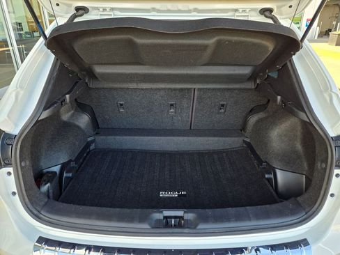 Used 2020 Nissan Rogue Sport S image 27