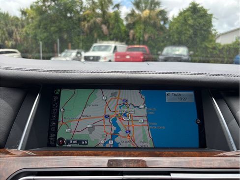 Used 2015 BMW 750Li RWD image 32