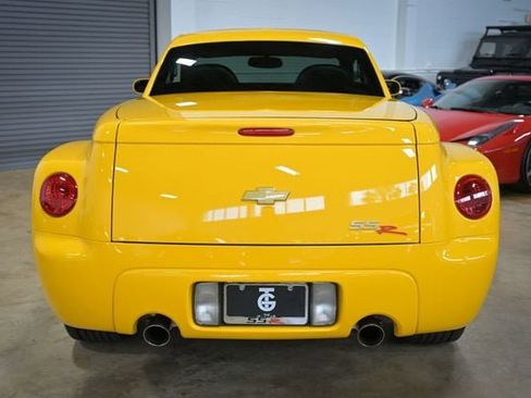 Used 2005 Chevrolet SSR w/ Preferred Equipment Group RWD image 11