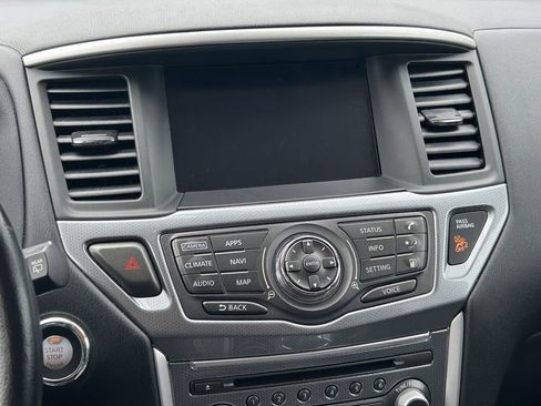 Used 2019 Nissan Pathfinder SL image 21