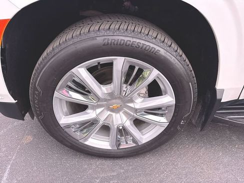 Used 2024 Chevrolet Suburban High Country w/ Advanced Technology Package AWD/4WD image 34