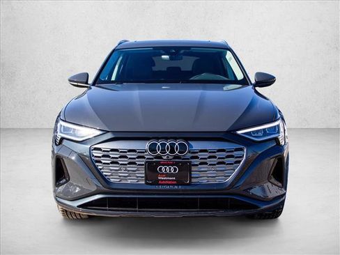 Used 2024 Audi Q8 e-tron Premium Plus w/ Premium Plus Package image 2