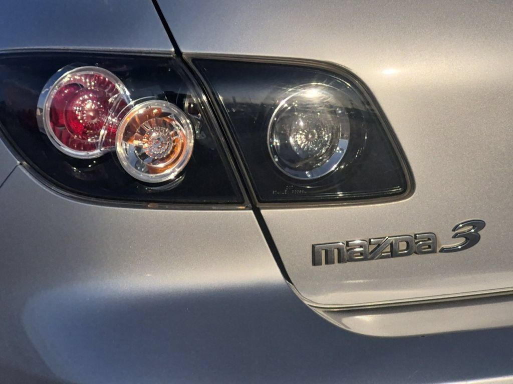 Used 2009 MAZDA MAZDA3 s Touring FWD image 25