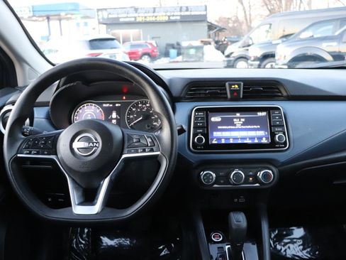 Used 2024 Nissan Versa SV image 17