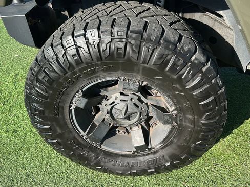 Used 2015 Jeep Wrangler Unlimited Sahara AWD/4WD image 41