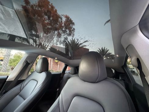 Used 2024 Tesla Model Y Long Range AWD/4WD image 9
