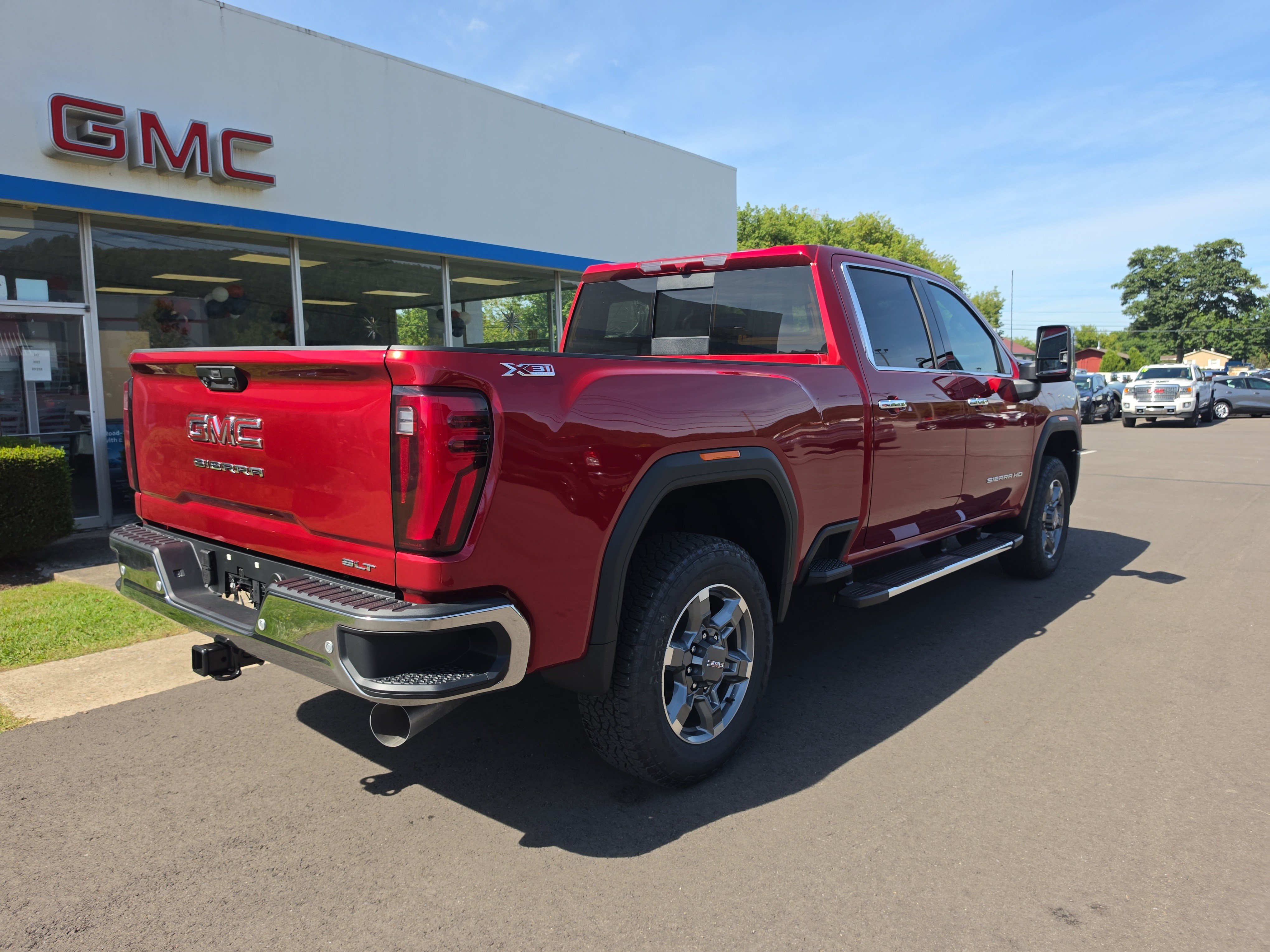 New 2026 GMC Sierra 2500 SLT w/ SLT Premium Package AWD/4WD image 3