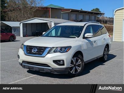 Used 2017 Nissan Pathfinder SV