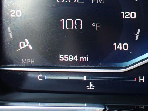 Used 2025 Chevrolet Silverado 2500 LT w/ Convenience Package image 19