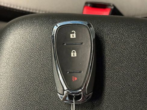 Used 2021 Chevrolet Equinox LS w/ LS Convenience Package FWD image 16