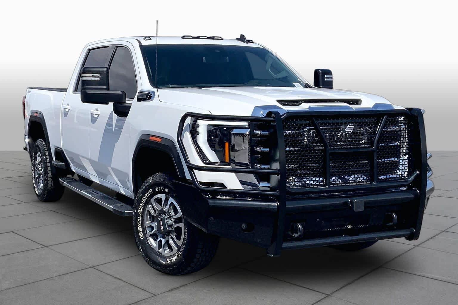 Used 2024 GMC Sierra 2500 SLE w/ SLE Value Package; AWD/4WD image 3